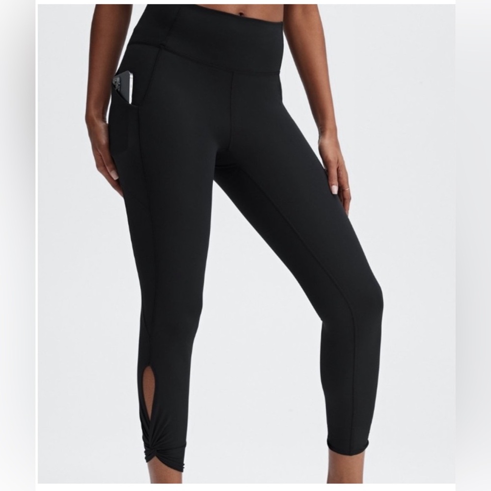 Fabletics Oasis Pureluxe 7/8 keyhole leggings with pockets, black, small